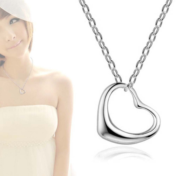 Jewelry - 💓Silvertone Open Heart Pendant Chain Neckl